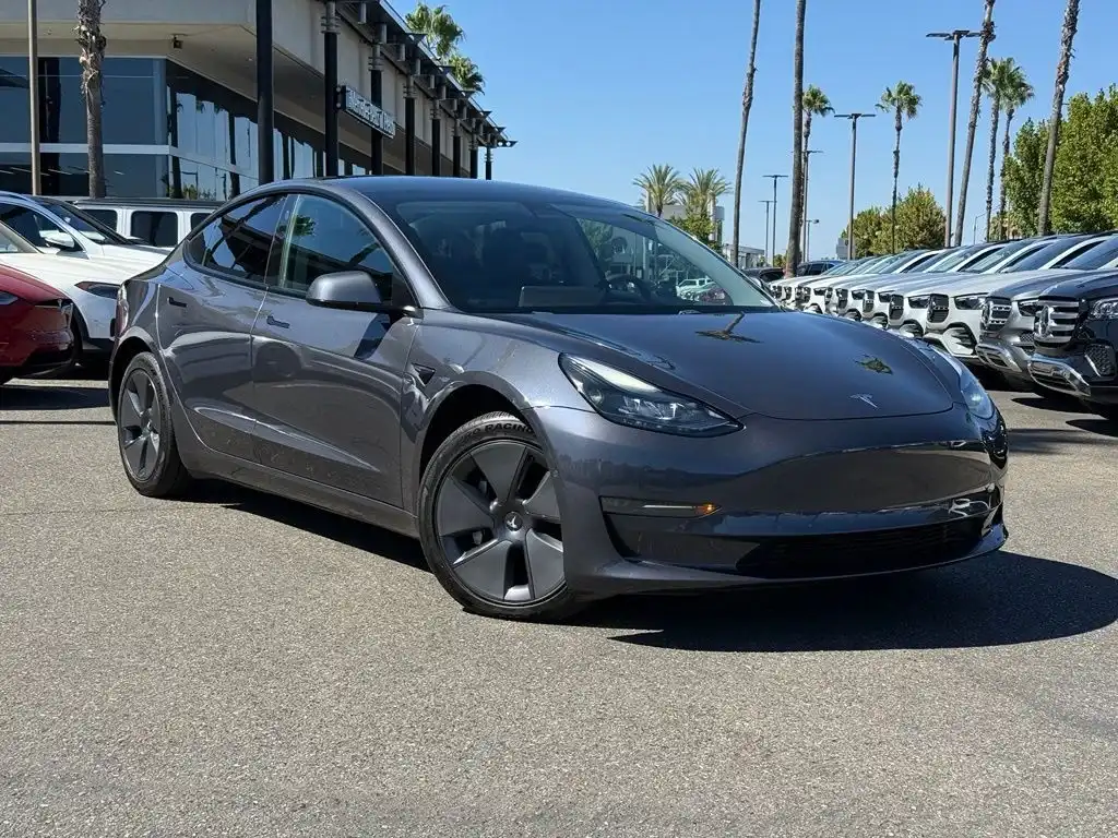 2021 Tesla Model 3 Long Range Dual Motor All-Wheel Drive's photo