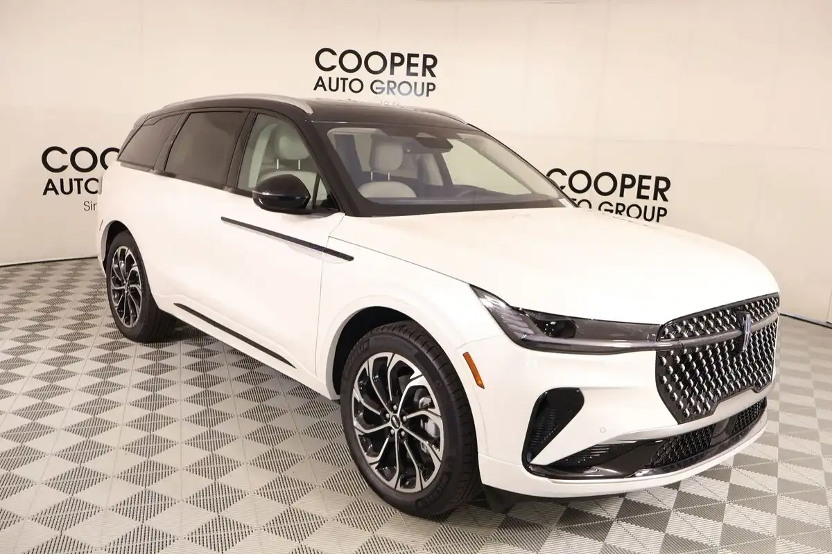 2026 Lincoln Nautilus Reserve AWD's photo