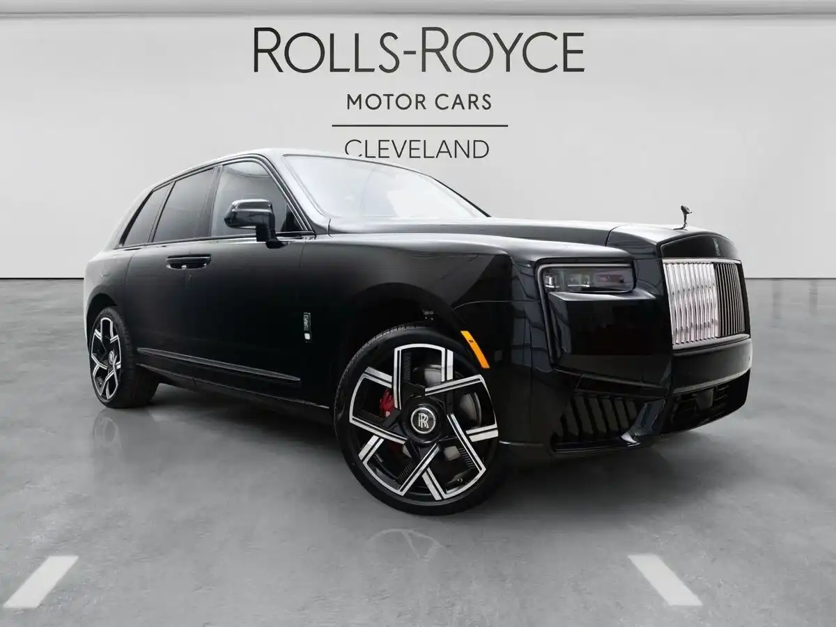 2027 Rolls-Royce Cullinan Black Badge's photo