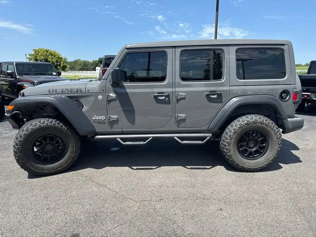 2021 Jeep Wrangler Sport S's photo