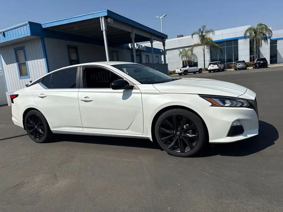 2021 Nissan Altima 2.5 SR's photo
