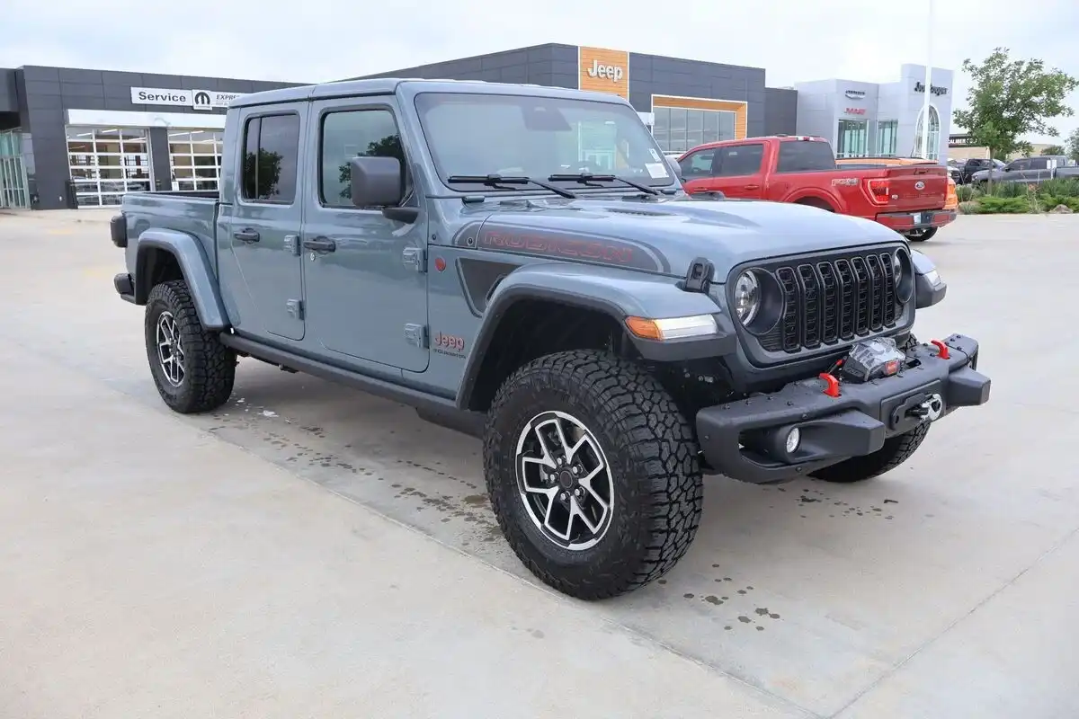 2026 Jeep Gladiator Shadow OPS Auto's photo