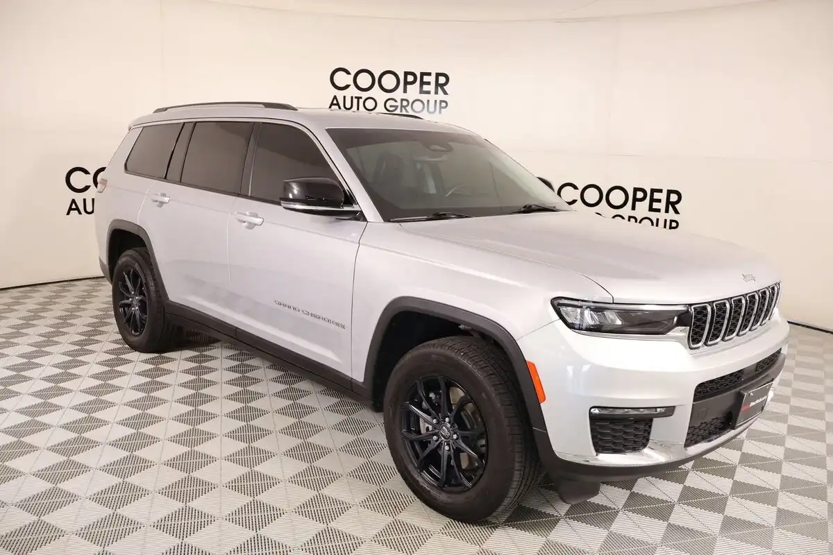 2023 Jeep Grand Cherokee L Limited L's photo