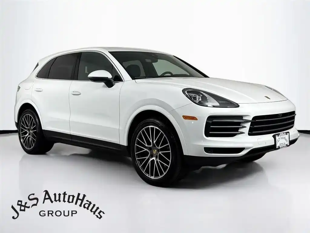2023 Porsche Cayenne Platinum Edition's photo