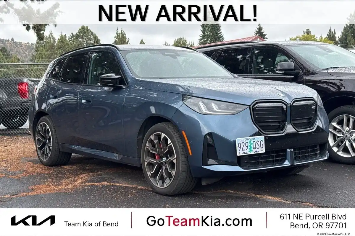 2025 BMW X3 M50 xDrive's photo