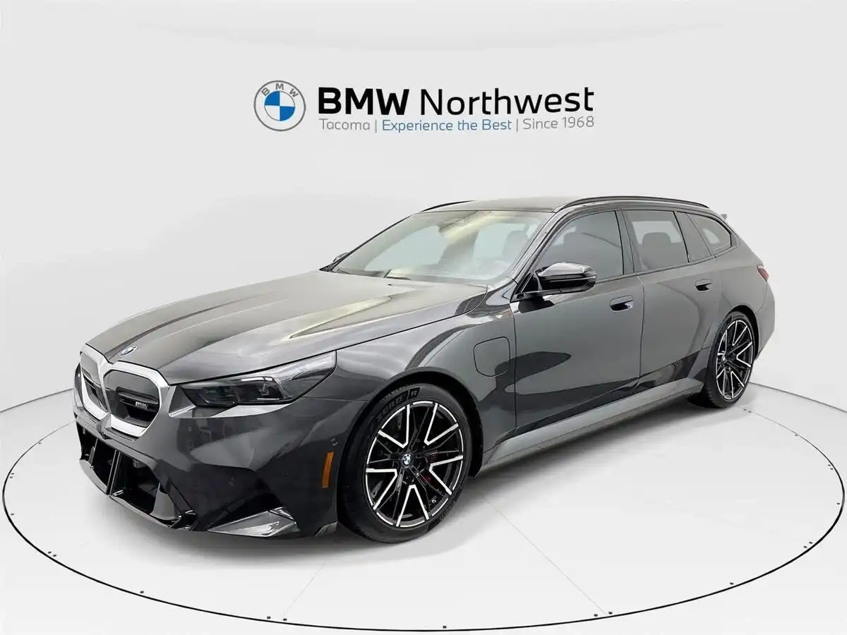 2025 BMW M5 M5 Touring's photo