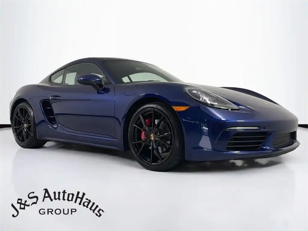 2025 Porsche 718 Cayman S's photo