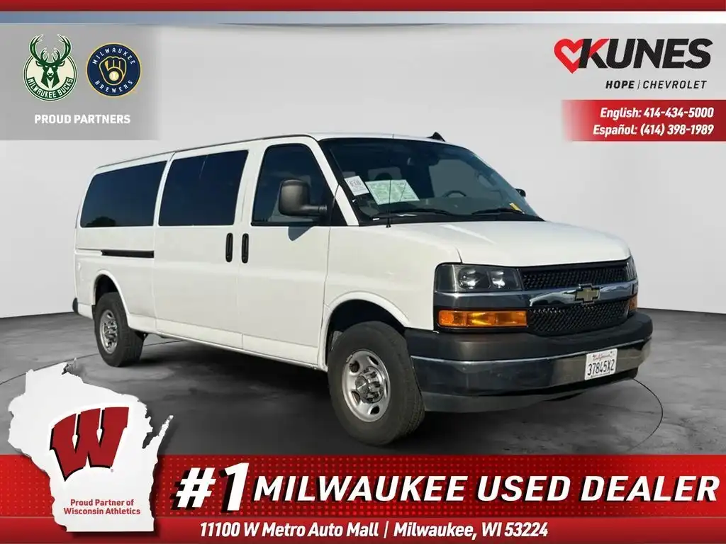 2024 Chevrolet Express 3500 LT Extended's photo