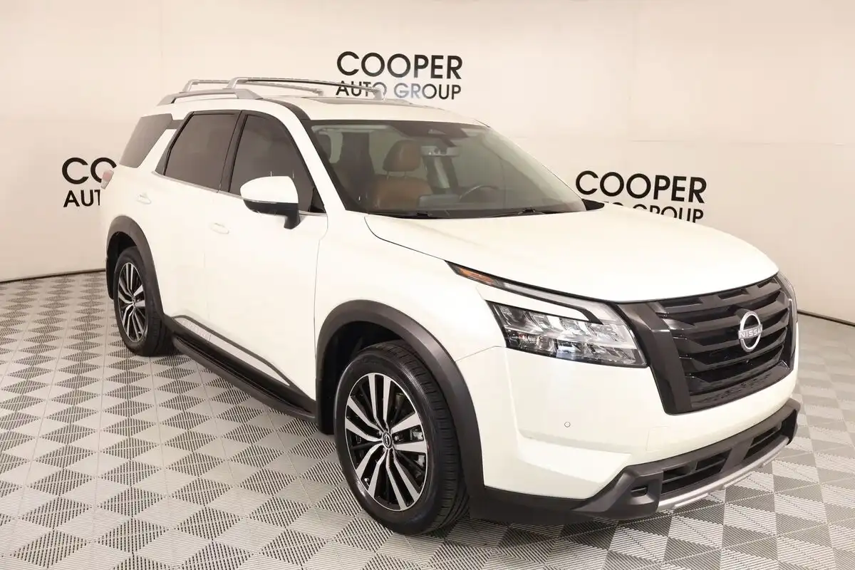 2024 Nissan Pathfinder Platinum 4WD's photo
