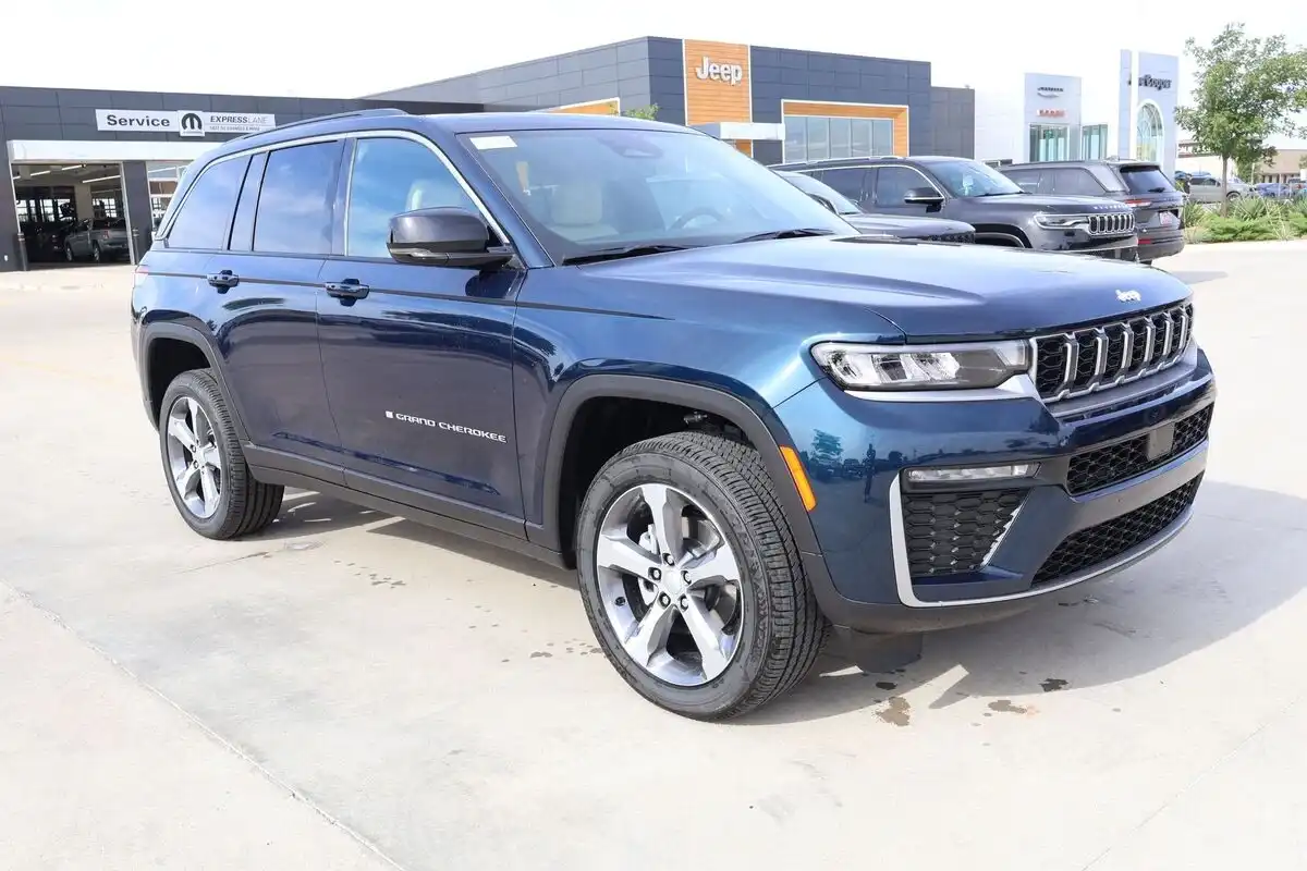 2026 Jeep Grand Cherokee Limited 4x4's photo