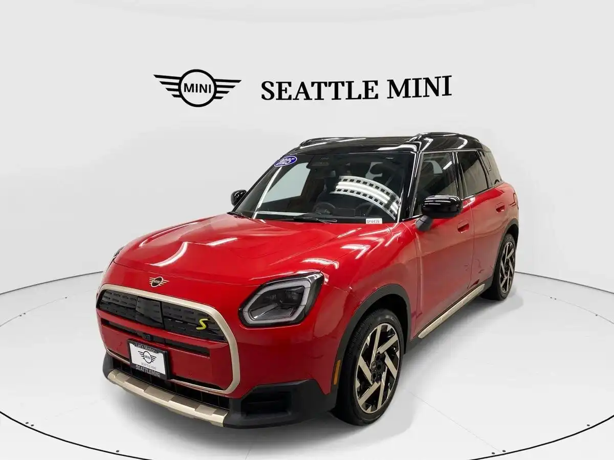 2025 MINI Countryman SE ALL4's photo