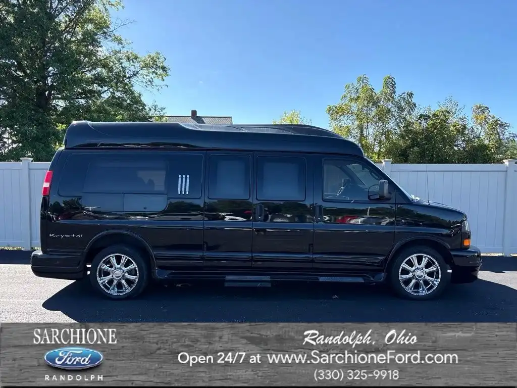 2011 GMC Savana 1500's photo
