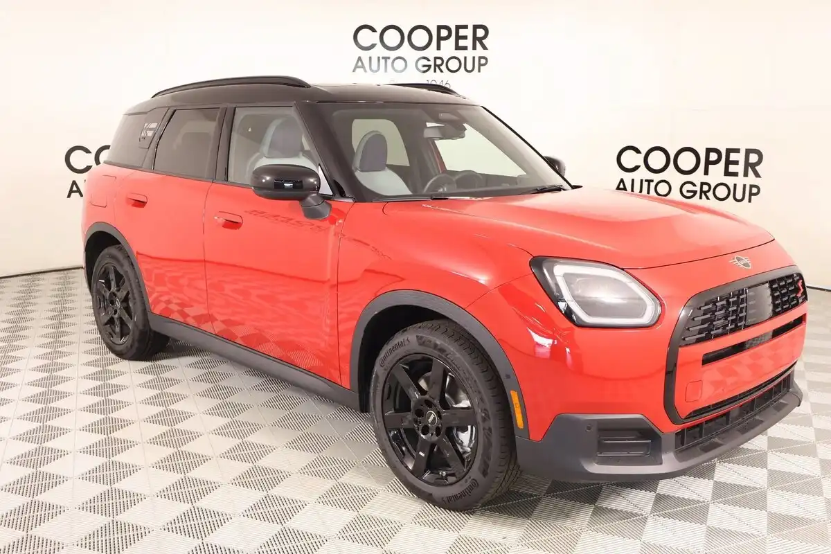 2027 MINI Countryman S ALL4 Oxford Edition's photo