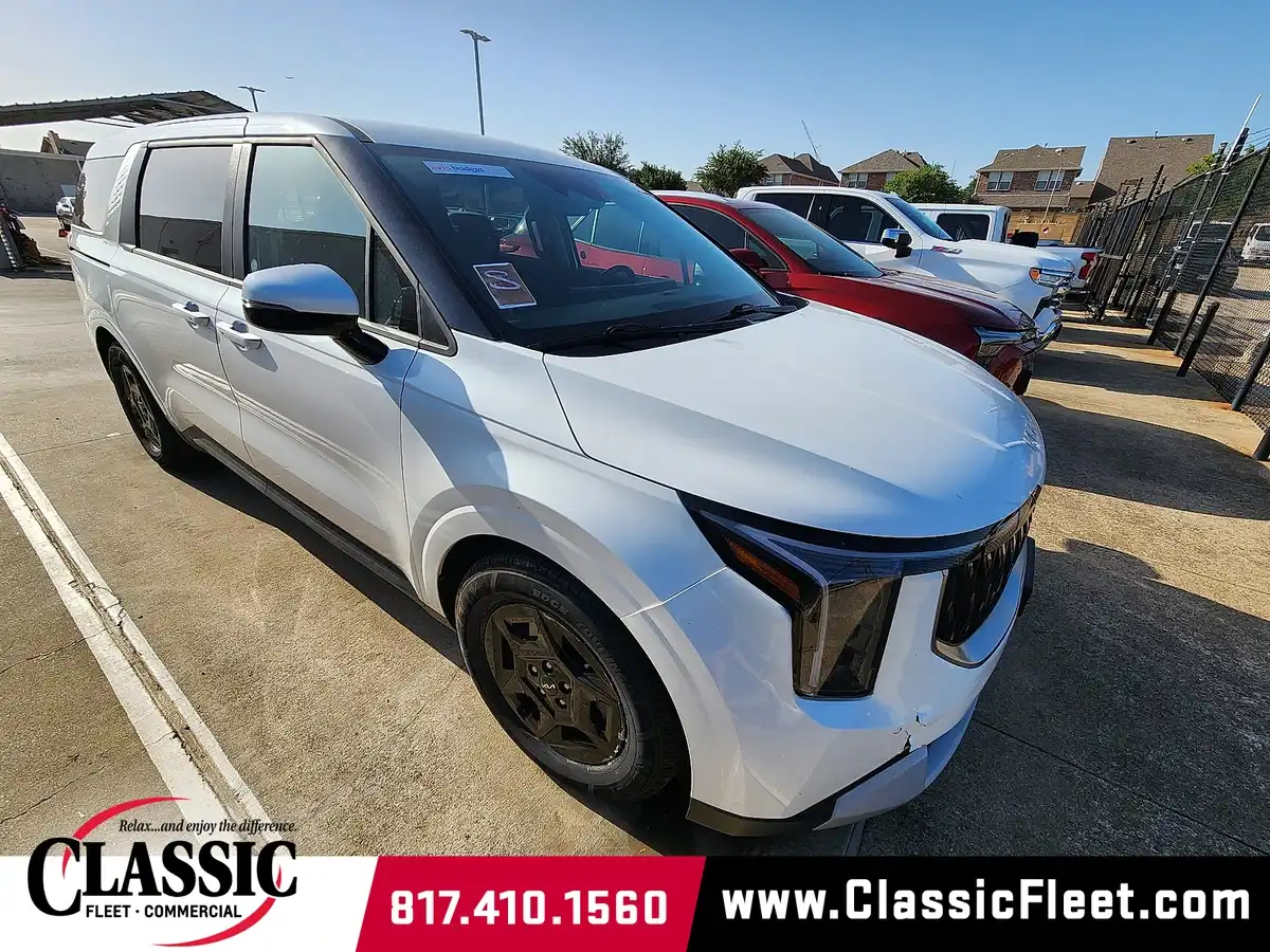 2025 Kia Sedona LXS's photo