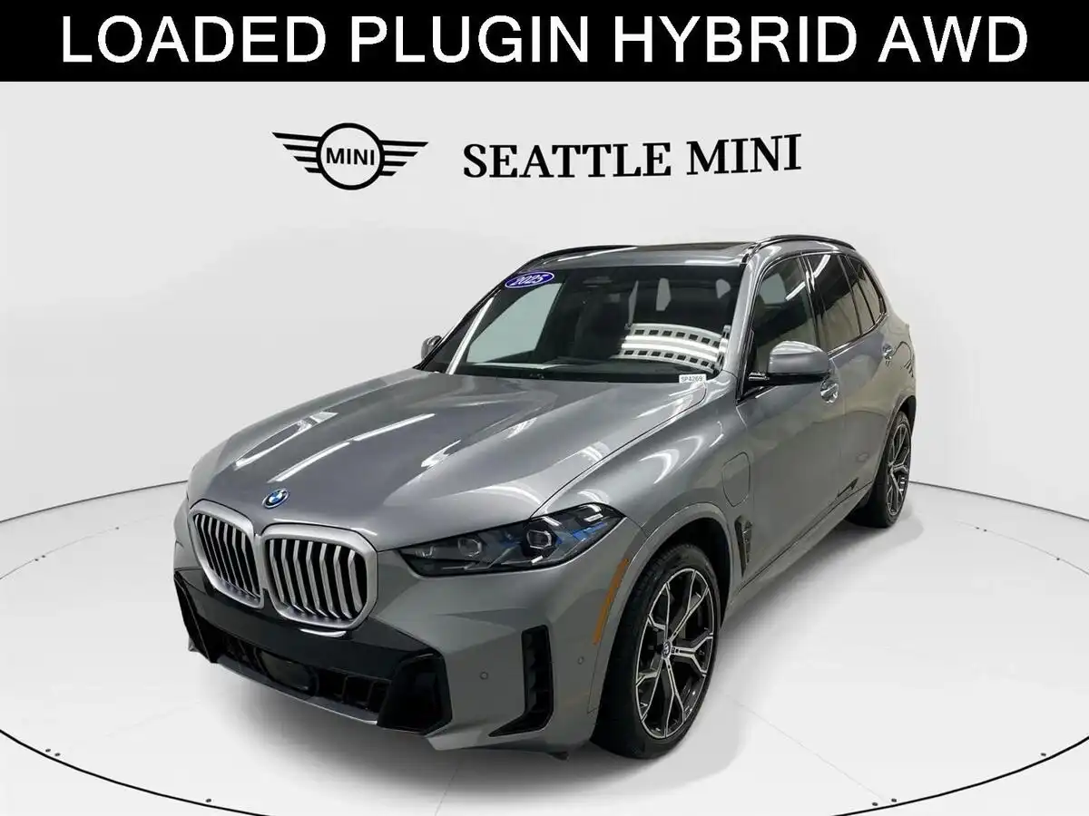 2025 BMW X5 xDrive50e's photo
