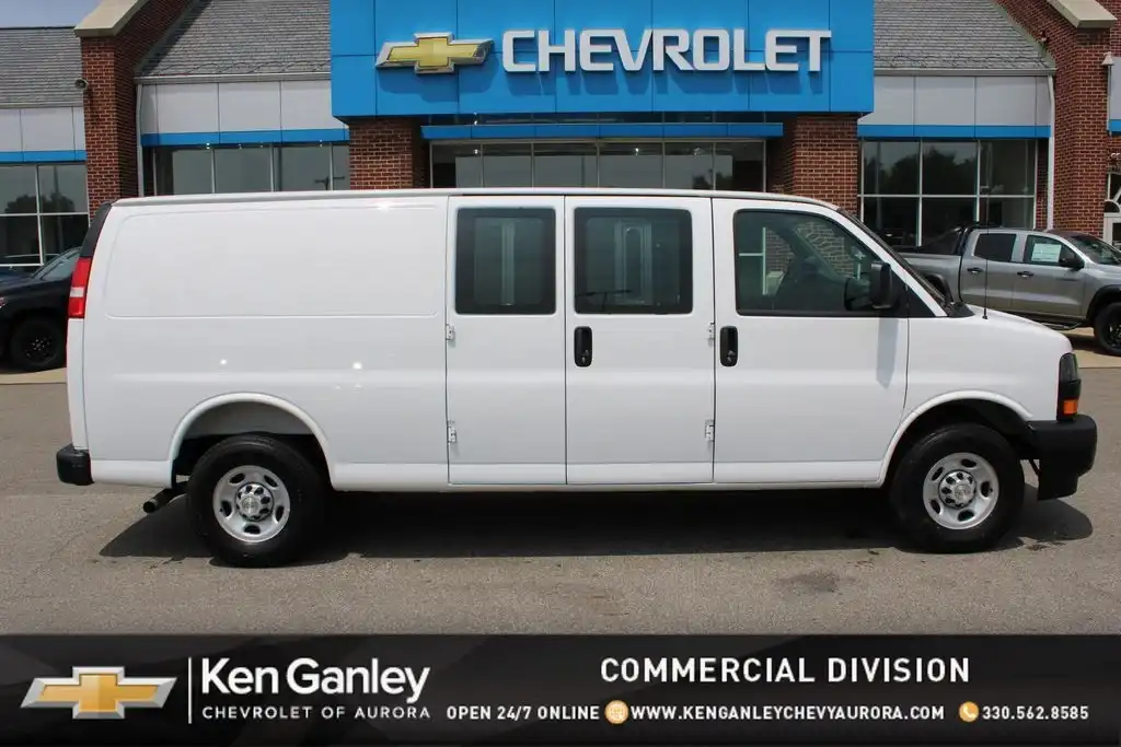 2026 Chevrolet Express 3500 Extended Work Van's photo