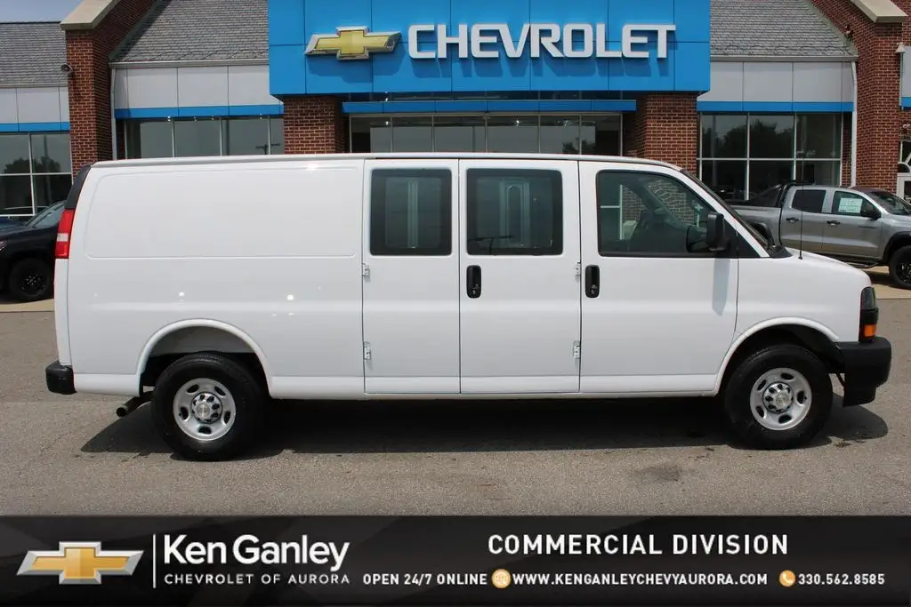 2026 Chevrolet Express 3500 Extended Work Van photo 1