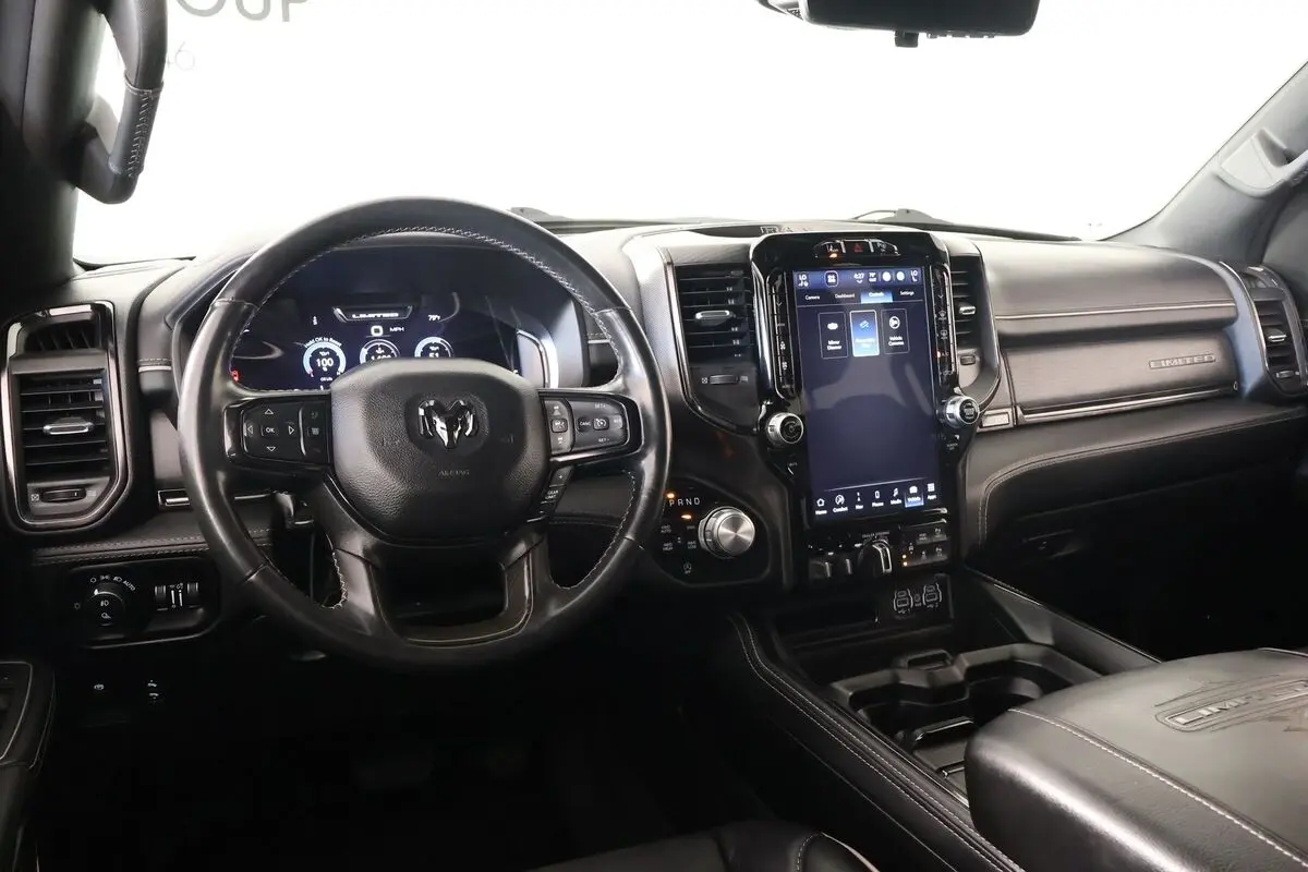 2023 RAM 1500 Limited 4x4 Crew Cab 5'7 photo 3