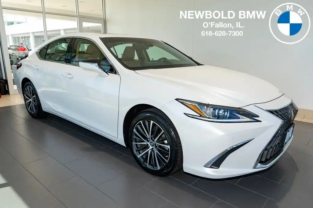 2025 Lexus ES 350 350's photo
