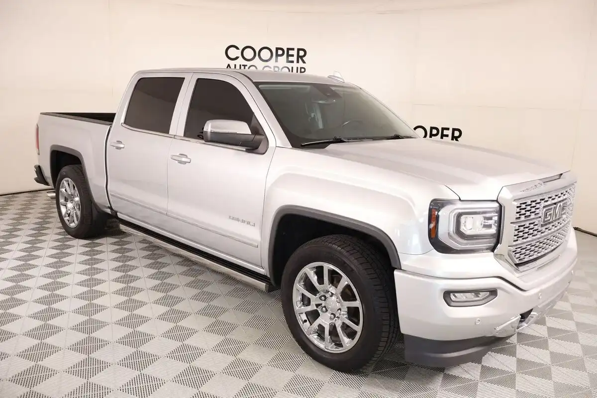 2017 GMC Sierra 2WD Crew Cab Short Box's photo