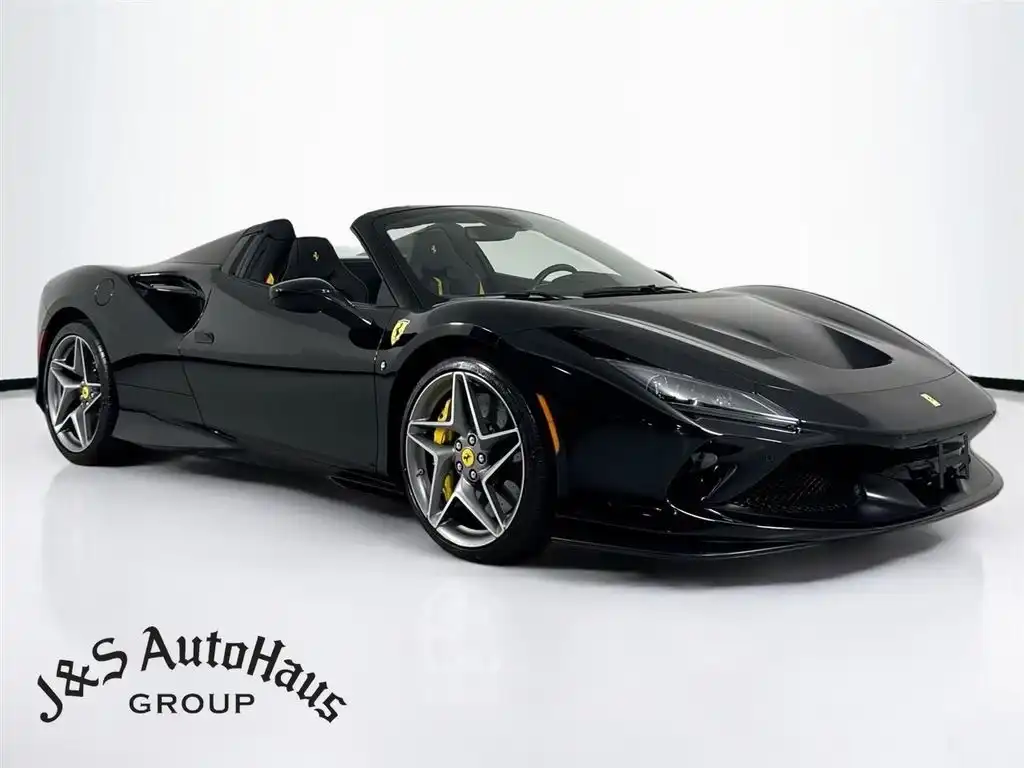 2022 Ferrari F8 Spyder's photo