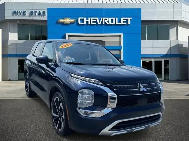 2024 Mitsubishi Outlander SE 2WD's photo