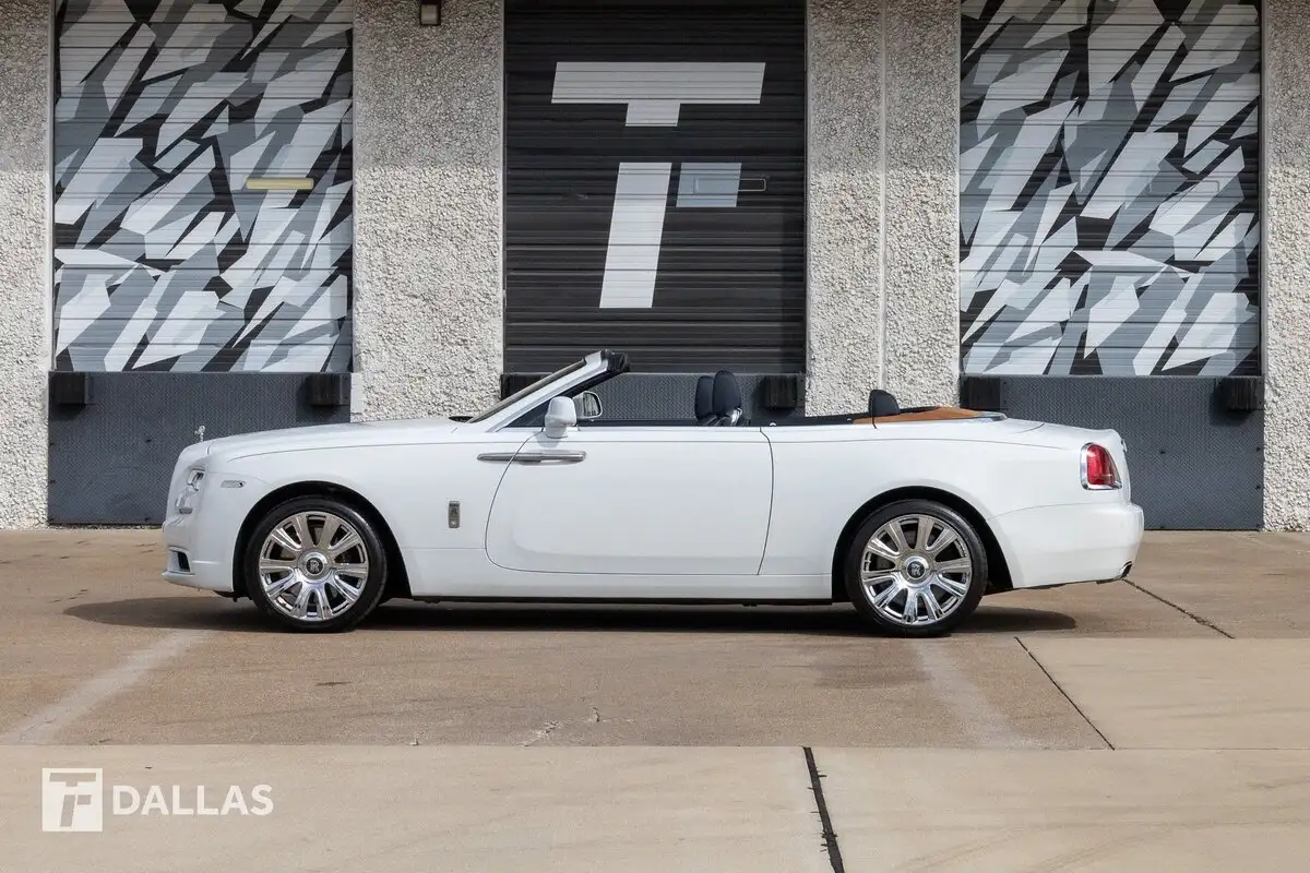 2019 Rolls-Royce Dawn Base's photo