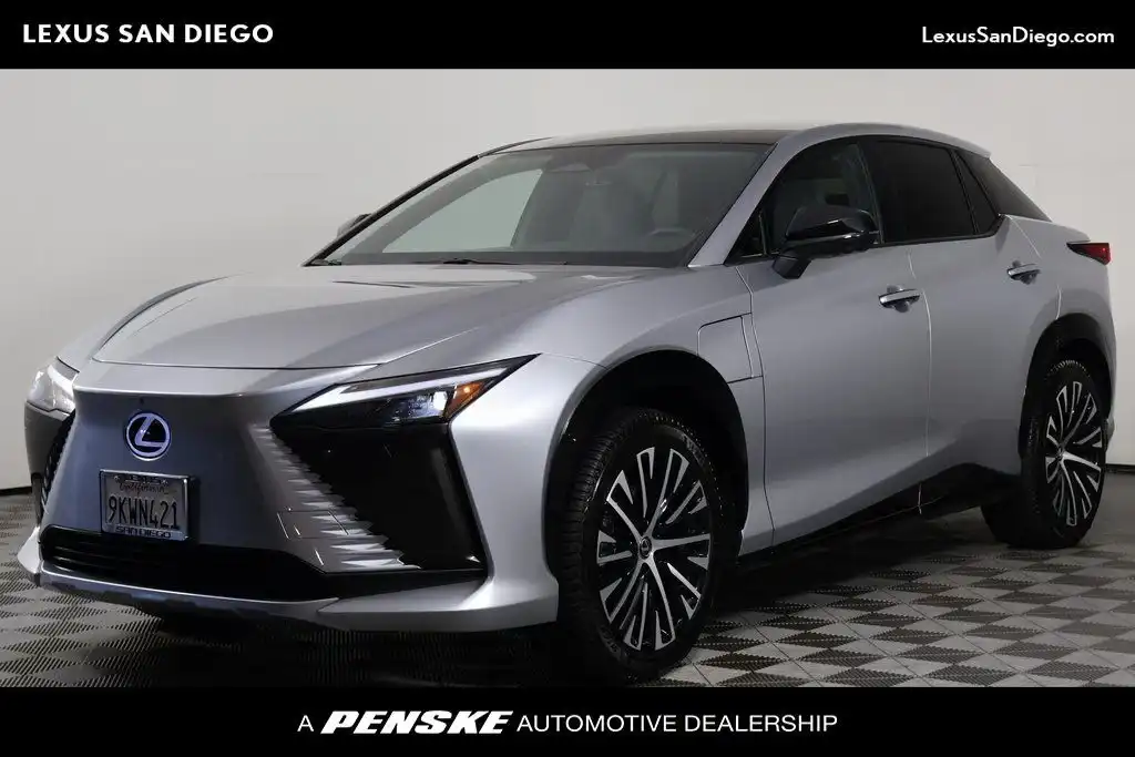 2023 Lexus RZ 450e 450e Luxury AWD's photo