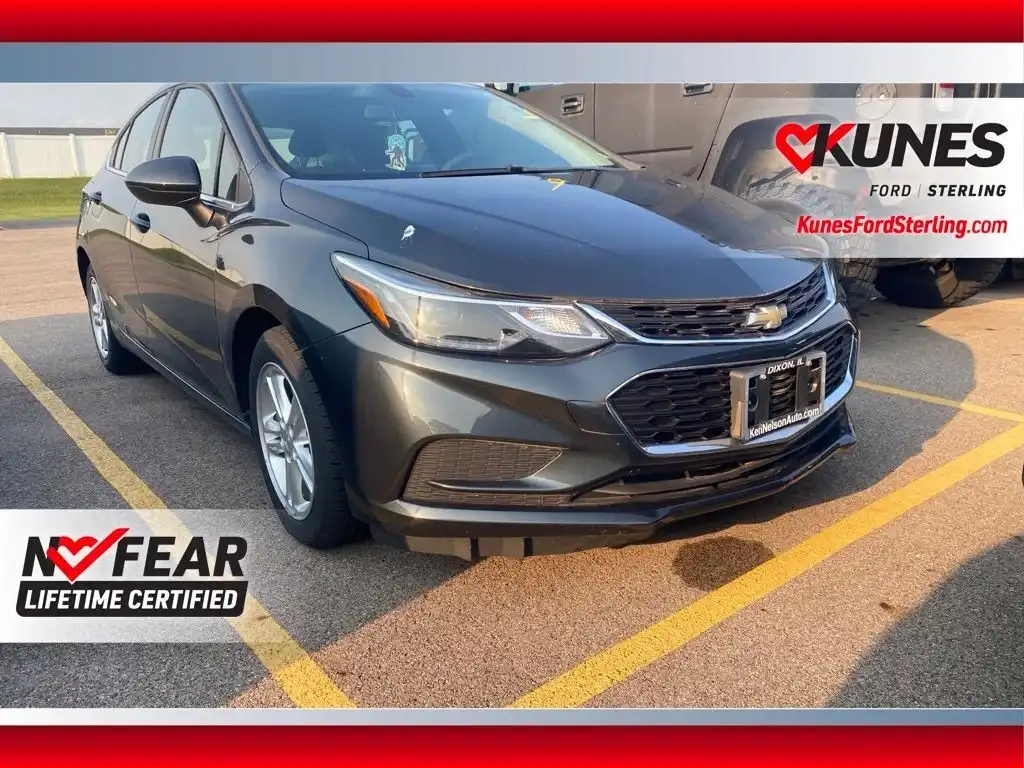 2018 Chevrolet Cruze LT Hatchback Auto's photo