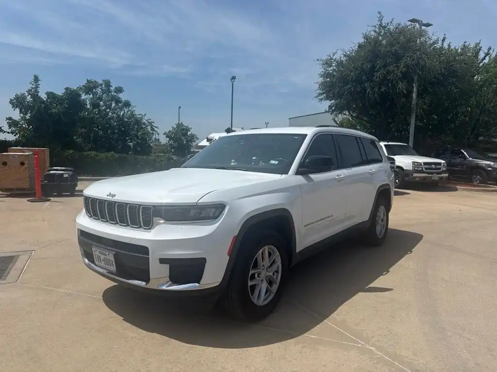 2024 Jeep Grand Cherokee L Laredo 4x4's photo
