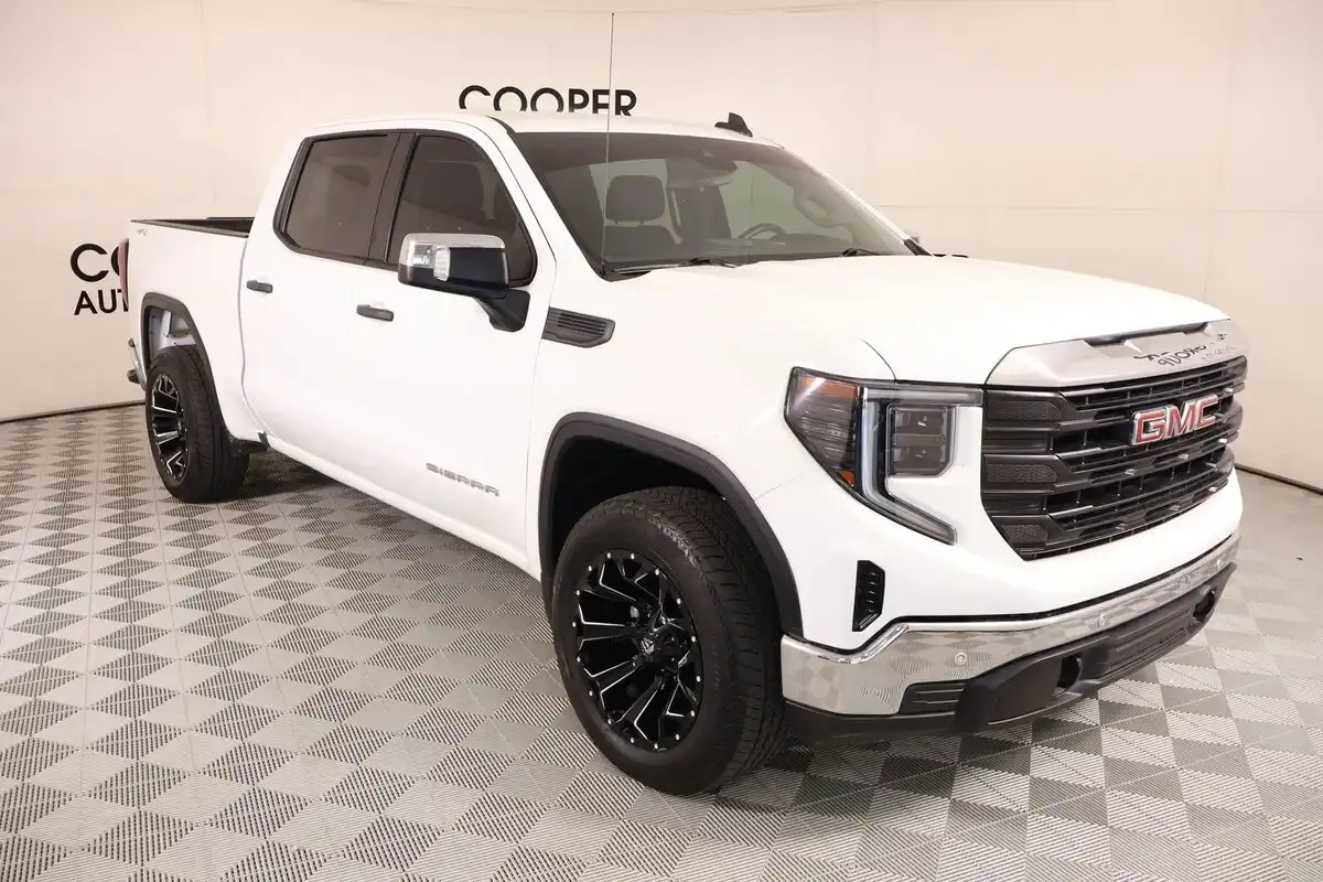 2024 GMC Sierra 4WD Crew Cab Short Box Pro's photo