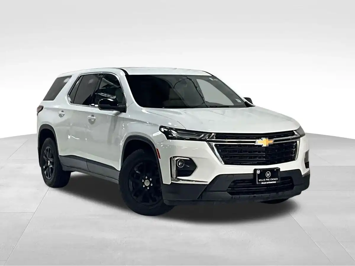 2022 Chevrolet Traverse LS AWD's photo
