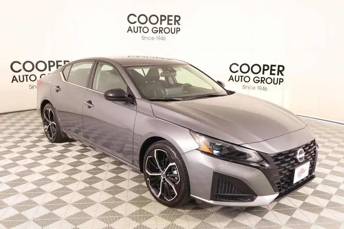 2026 Nissan Altima 2.5 SR's photo
