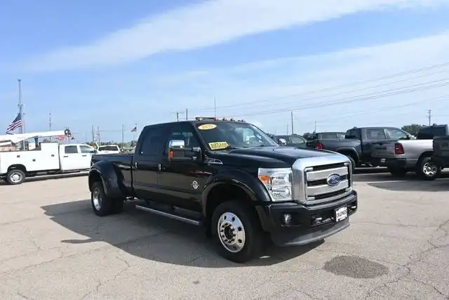 2015 Ford F-450 Lariat 4WD Crew Cab DRW 172 in's photo