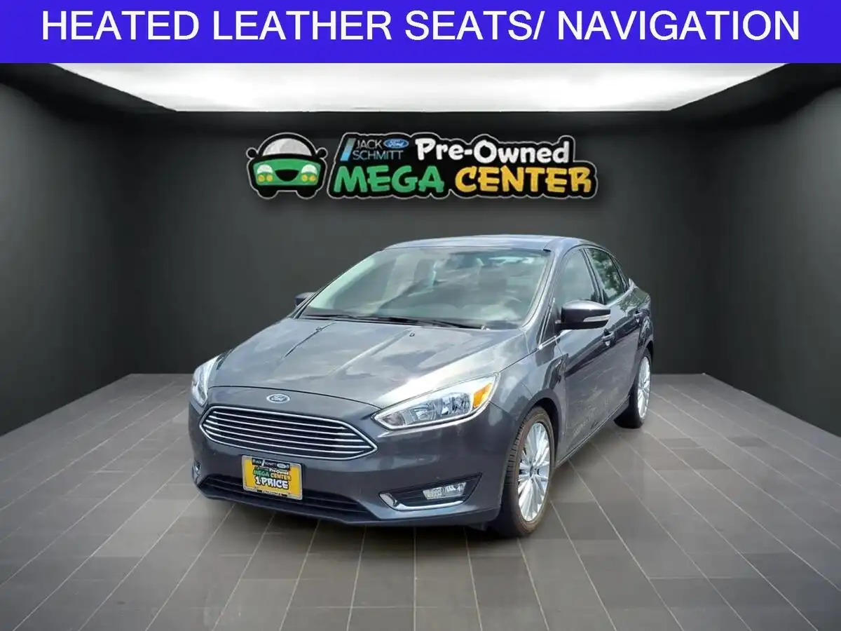 2018 Ford Focus Sedan Titanium's photo