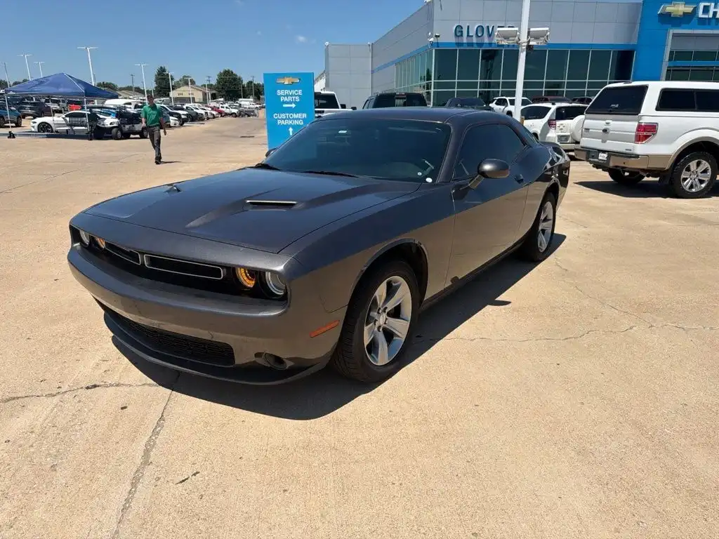 2020 Dodge Challenger SXT Auto's photo