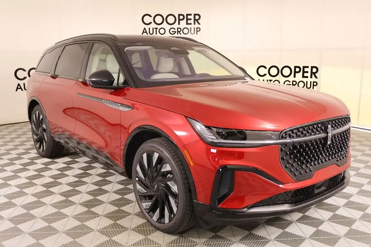 2026 Lincoln Nautilus Reserve AWD's photo