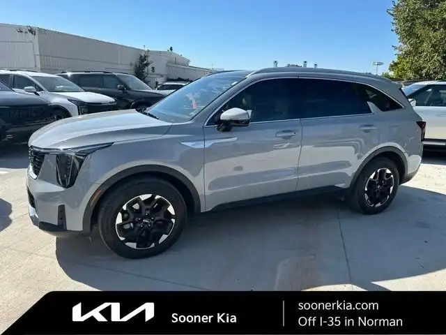 2025 Kia Sorento S AT's photo