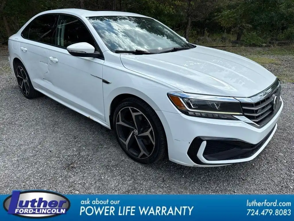 2020 Volkswagen Passat 2.0T R-Line Auto's photo