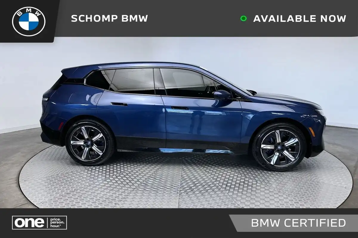 2024 BMW iX xDrive50's photo