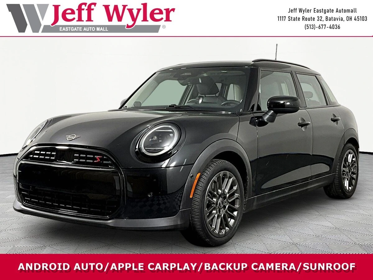 2025 MINI Hardtop Cooper S Signature's photo