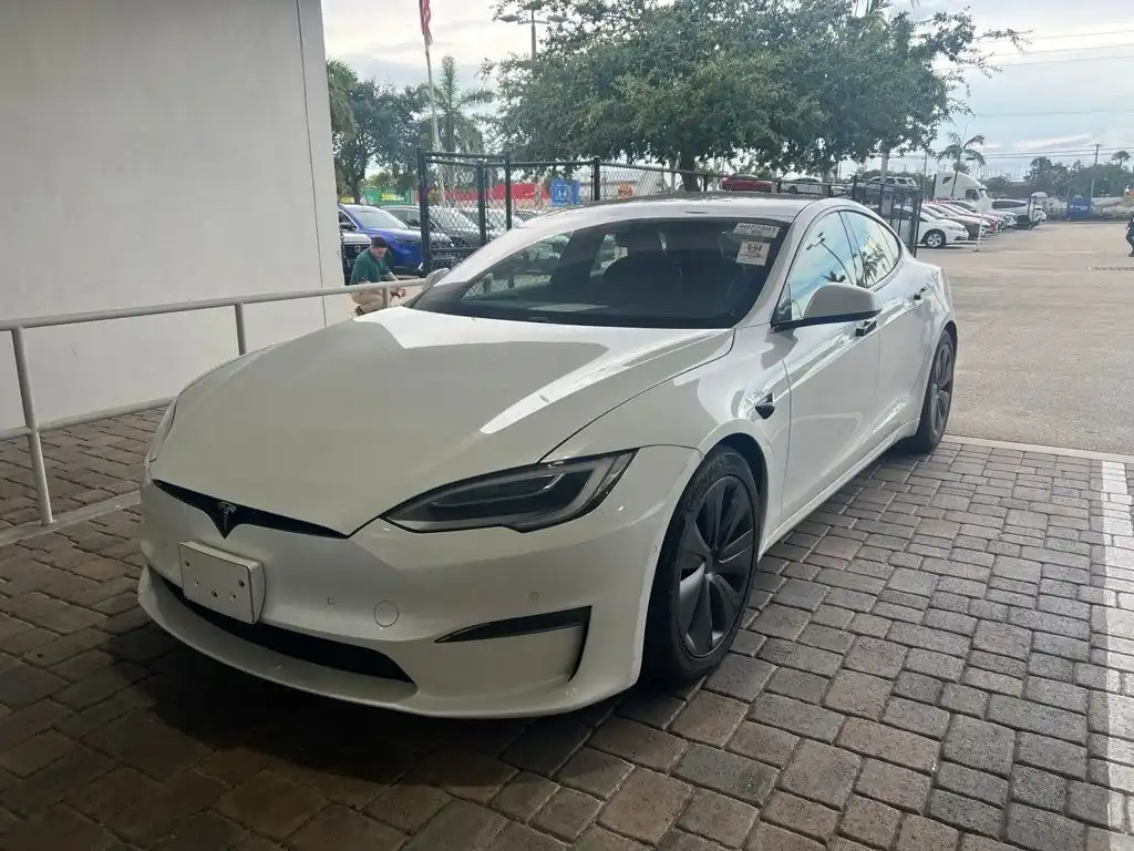 2021 Tesla Model S Long Range Plus's photo