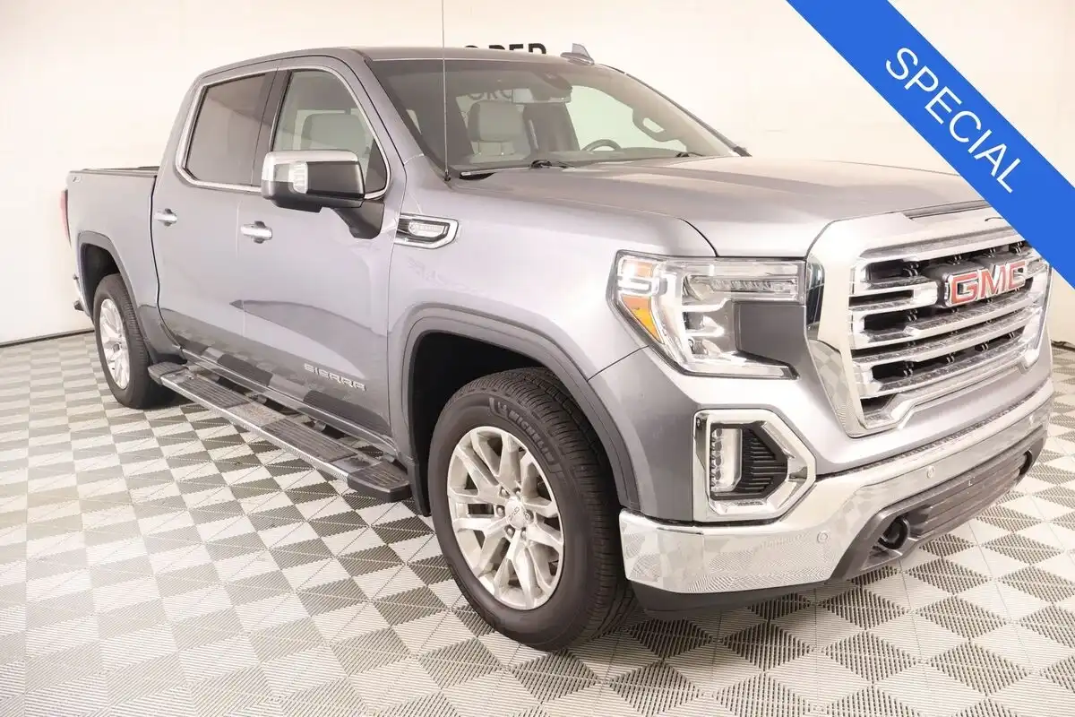 2022 GMC Sierra SLT 4WD Crew Cab Short Box's photo