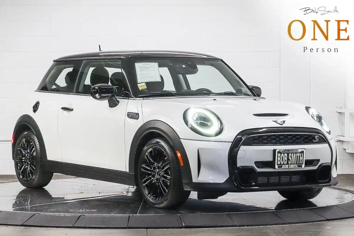 2024 MINI Hardtop Cooper S's photo