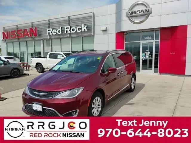 2019 Chrysler Pacifica Touring L's photo