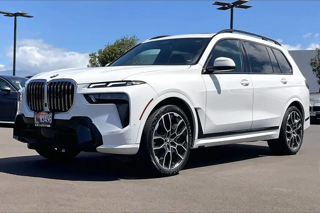 2023 BMW X7 xDrive40i's photo