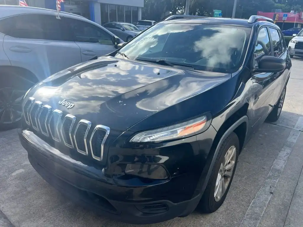 2015 Jeep Cherokee Sport's photo