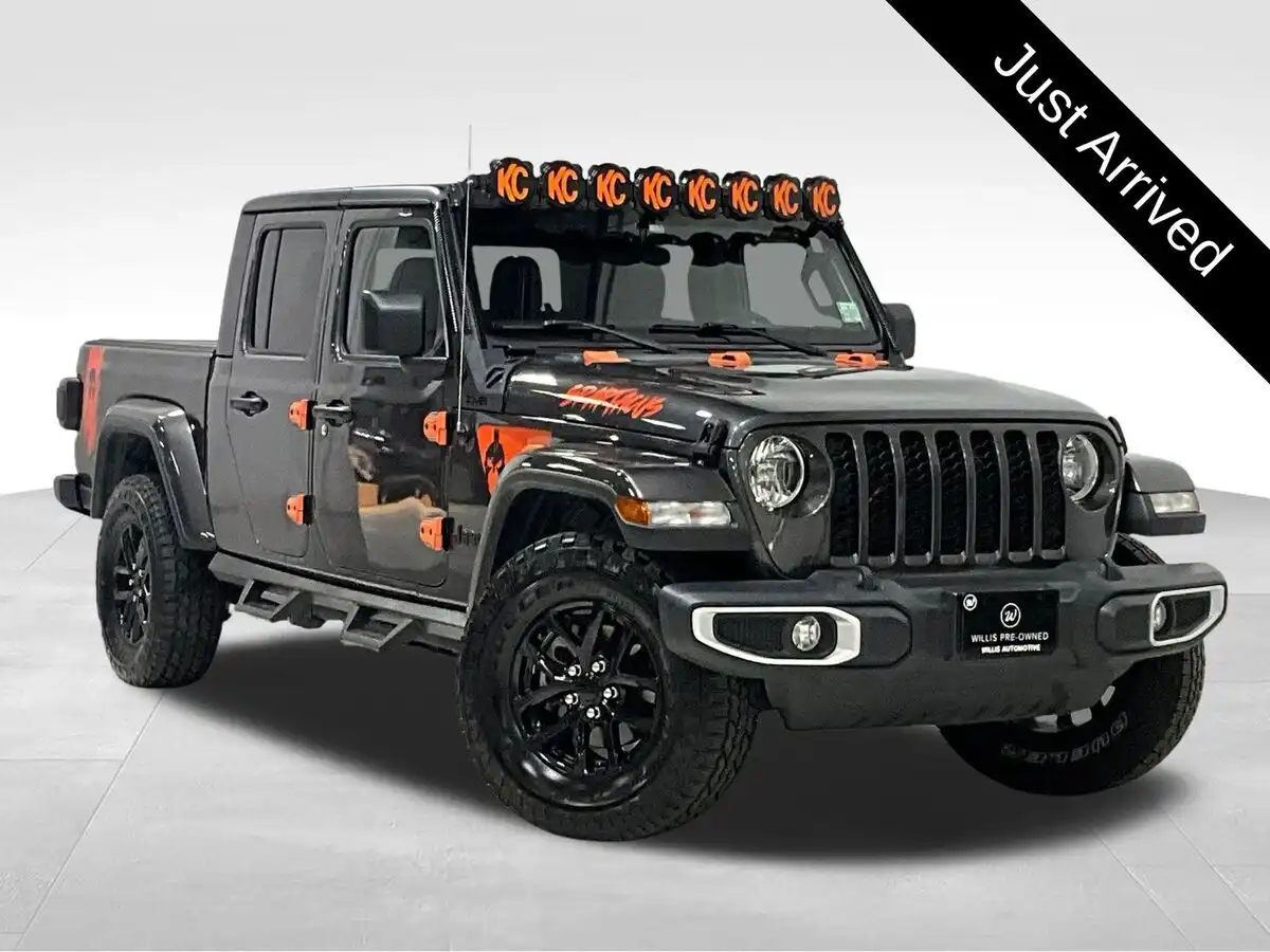 2021 Jeep Gladiator Sport S's photo