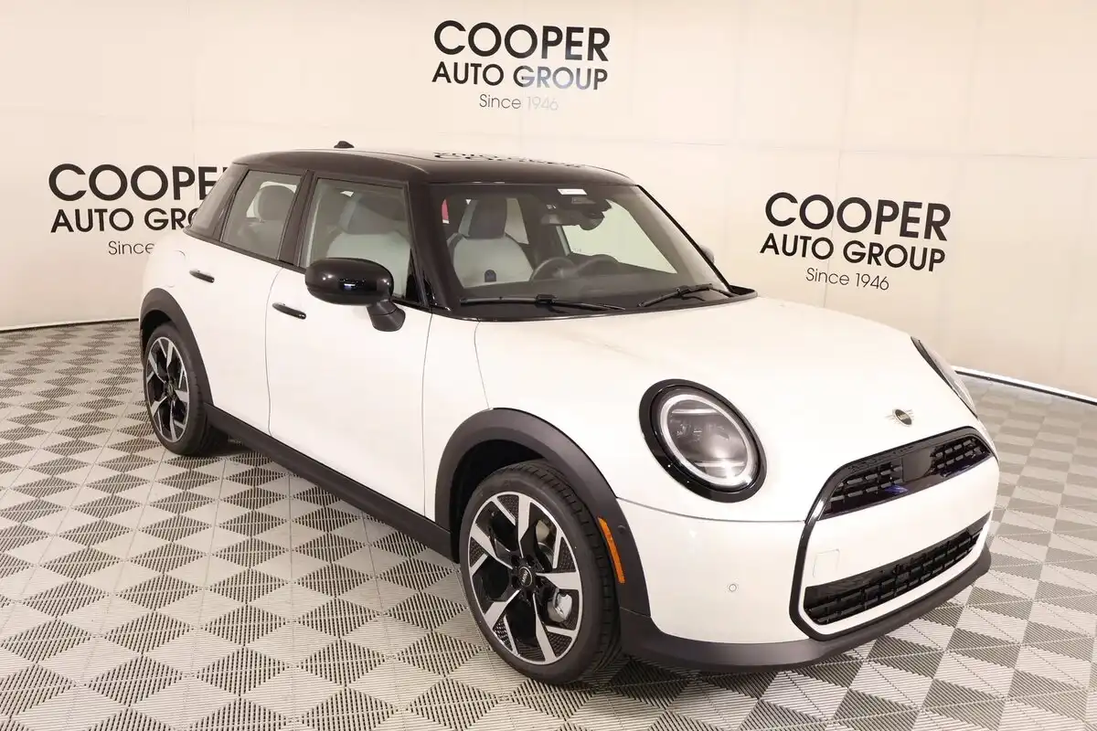 2026 MINI Hardtop Cooper Oxford Edition's photo