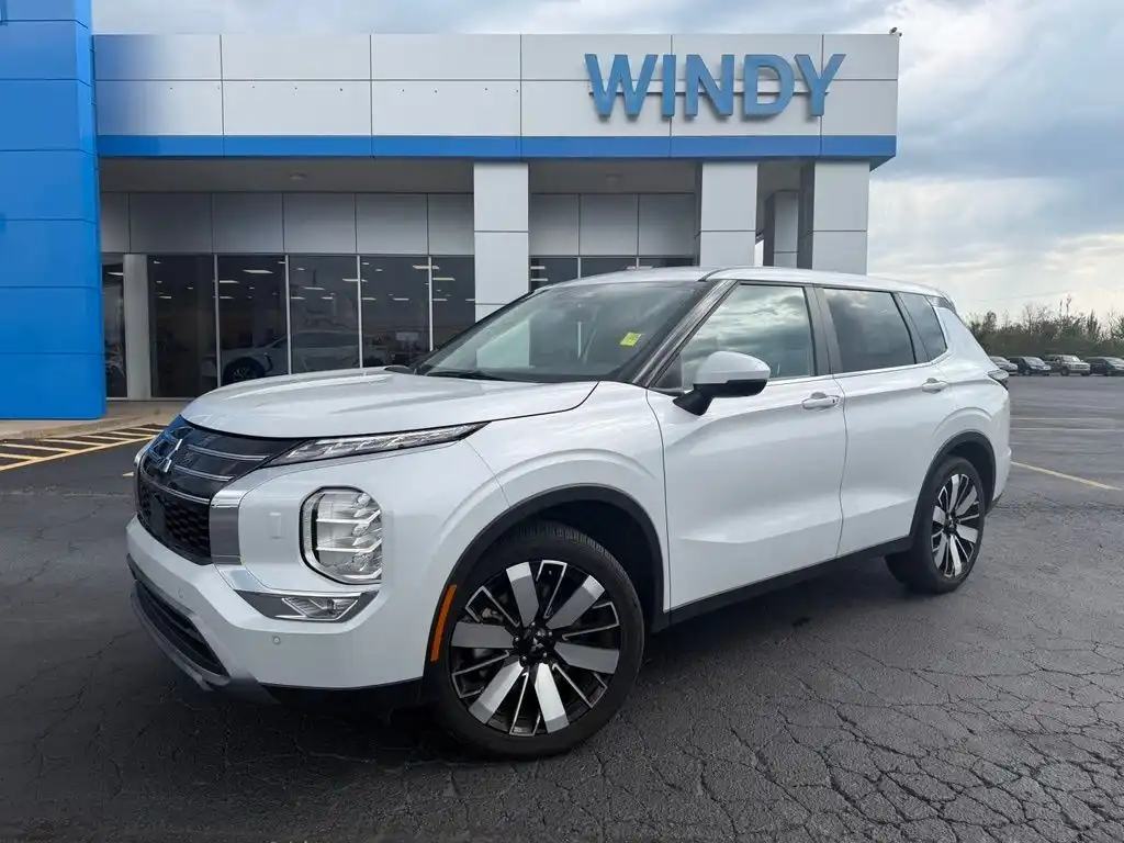 2025 Mitsubishi Outlander SE S-AWC's photo